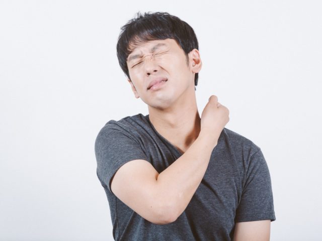 首の痛みはストレスが原因？